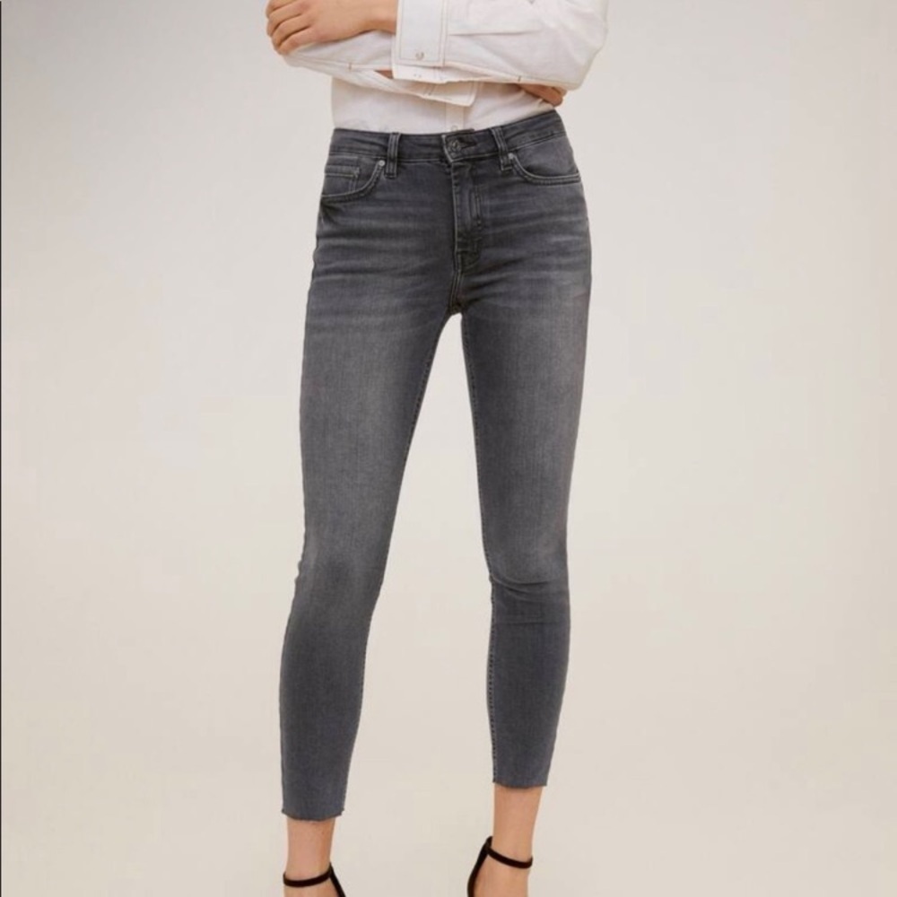 MANGO ISA Cropped Frayed Raw Hem High-Waisted Skinny Jeans Grey Stretchy Sz 6